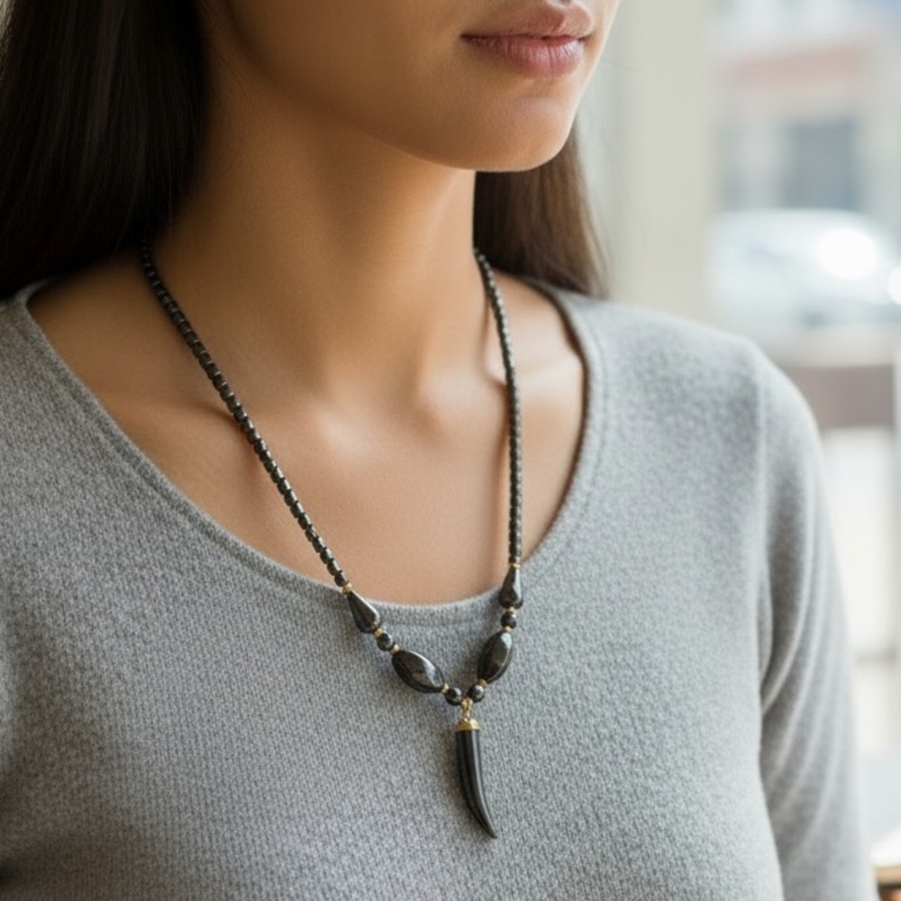 Vintage Elegant Black and Gold hematite horn Necklace!